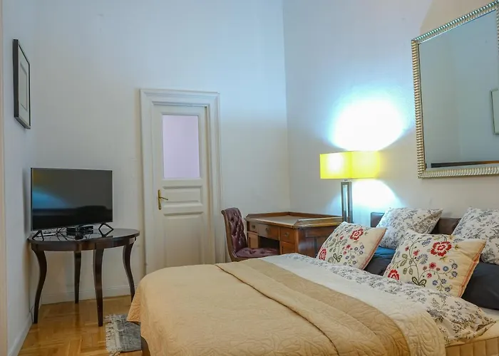 Budapest Opera Apartments